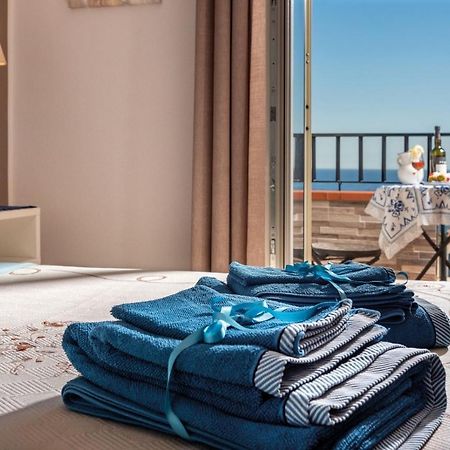 Torrevarata - Guest Rooms Santa Teresa Di Riva Εξωτερικό φωτογραφία
