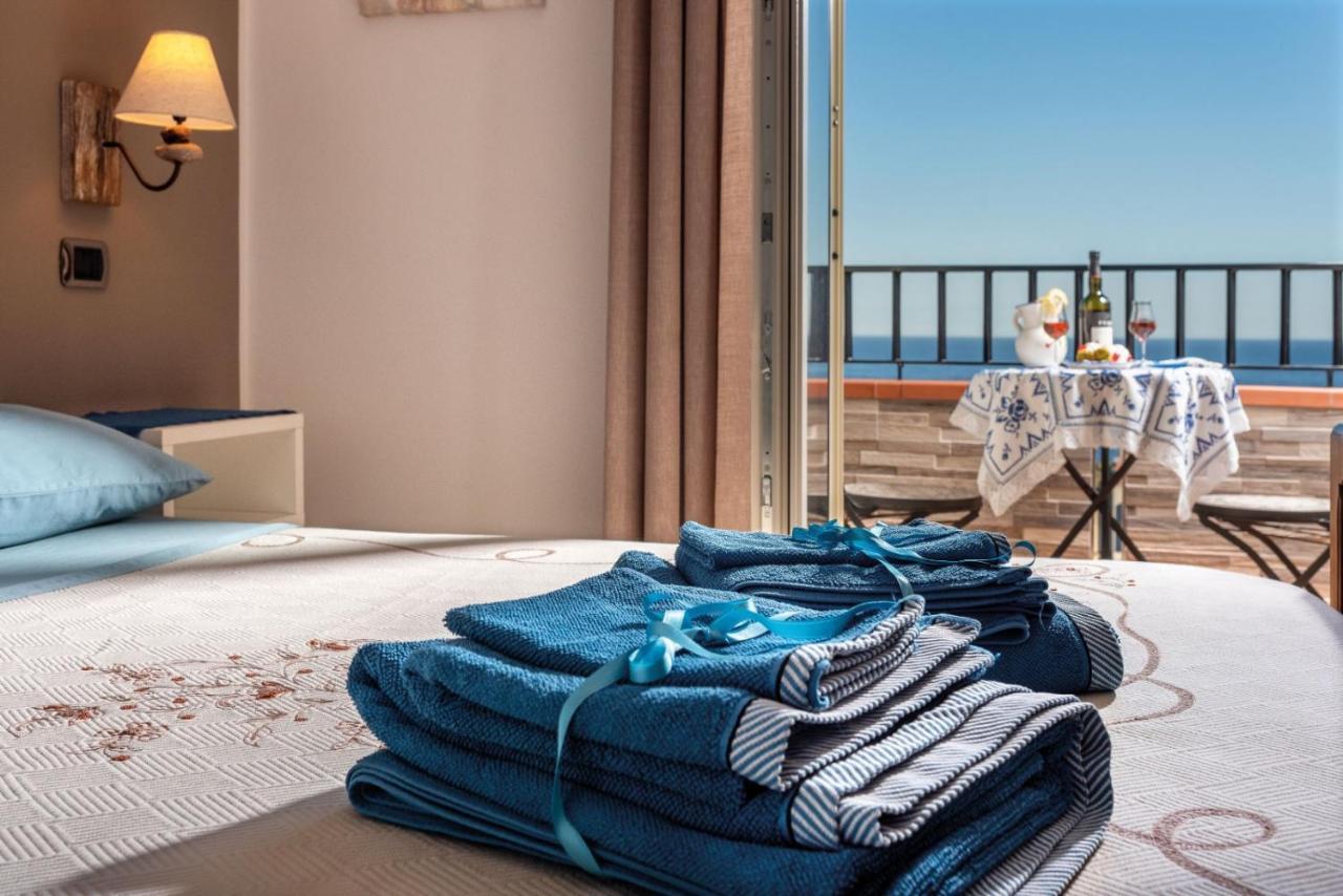 Torrevarata - Guest Rooms Santa Teresa Di Riva Εξωτερικό φωτογραφία
