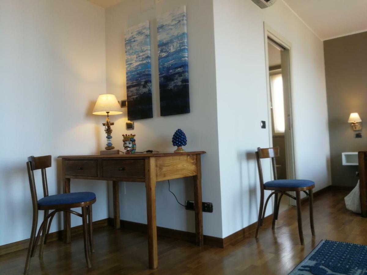 Torrevarata - Guest Rooms Santa Teresa Di Riva Εξωτερικό φωτογραφία
