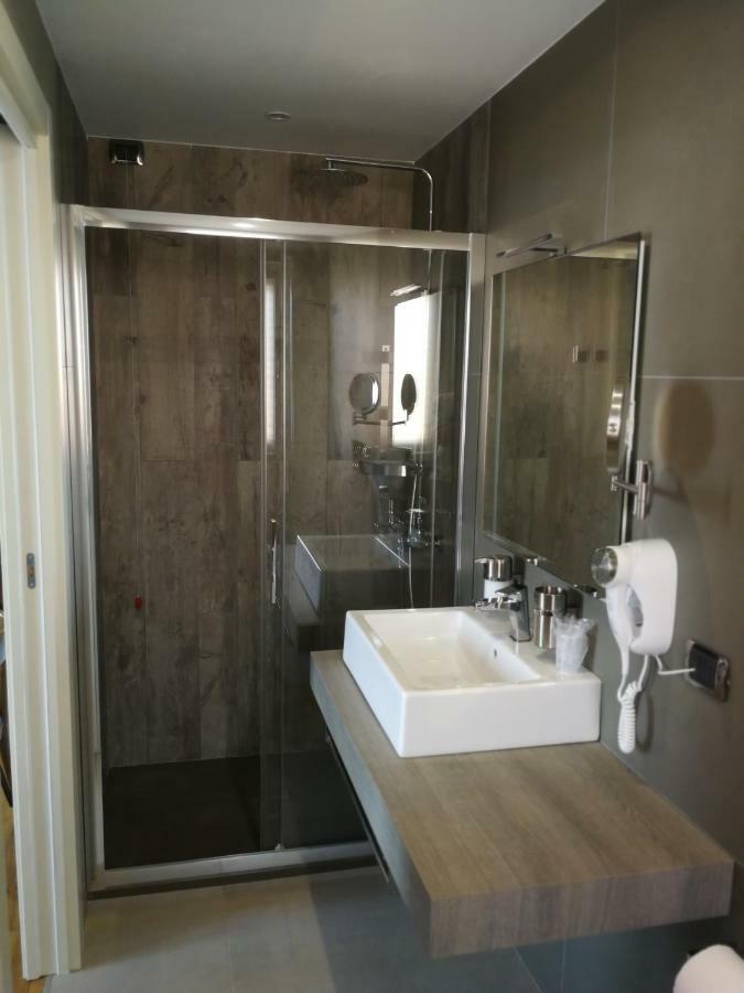 Torrevarata - Guest Rooms Santa Teresa Di Riva Εξωτερικό φωτογραφία